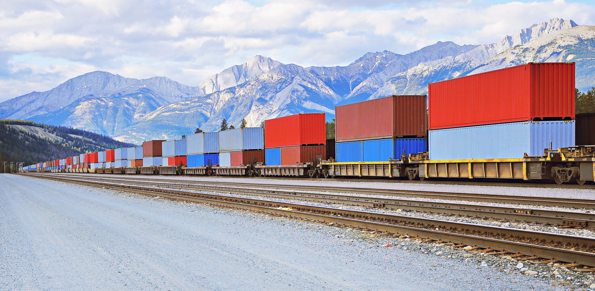 SPECIALISTÉ NA NEBEZPEČNÉ ZÁSILKY